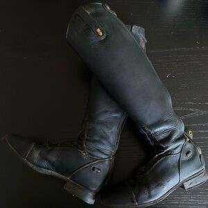 Tredstep Rafael’s size 38SR Good condition, zippers work well, buttons work.